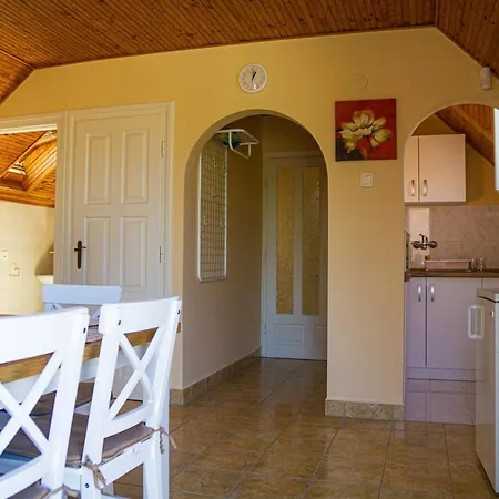 Apartamento Róza Apartman - Balatonfenyves