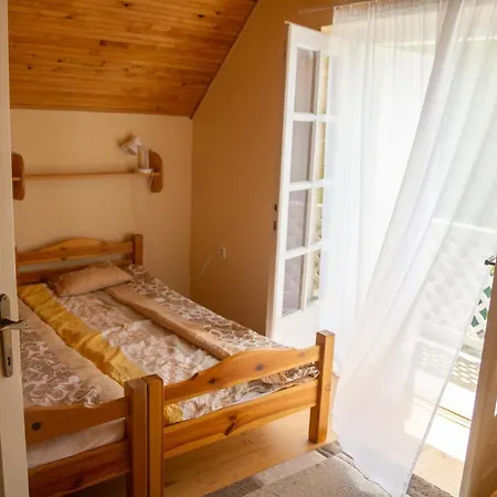 Róza Apartman - *