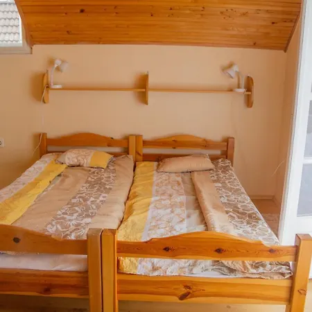 Róza Apartman - *