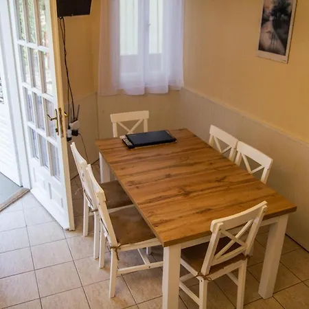 Apartamento Róza Apartman - *